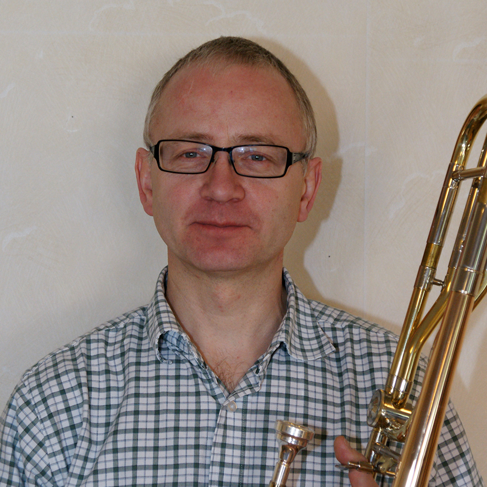 Henrik Larsson, Lärare i tuba, baryton, trombon, piano och orkester, 073-067 98 96, <a title="Henrik Larsson" href="mailto:henrik.l.larsson@skovde.se">henrik.l.larsson@skovde.se</a>