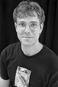 Simon Gummesson (vikarie för Björn)